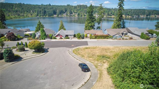 6061 Osprey Circle, Bremerton, WA 98312