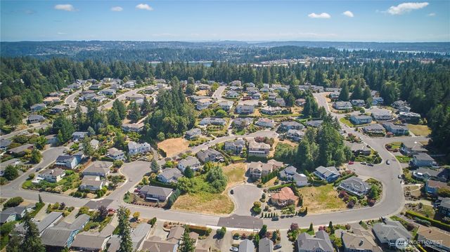 6061 Osprey Circle, Bremerton, WA 98312