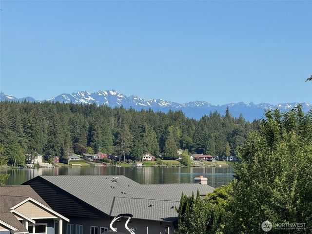 6061 Osprey Circle, Bremerton, WA 98312