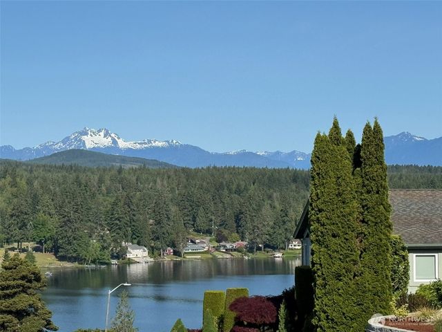 6061 Osprey Circle, Bremerton, WA 98312