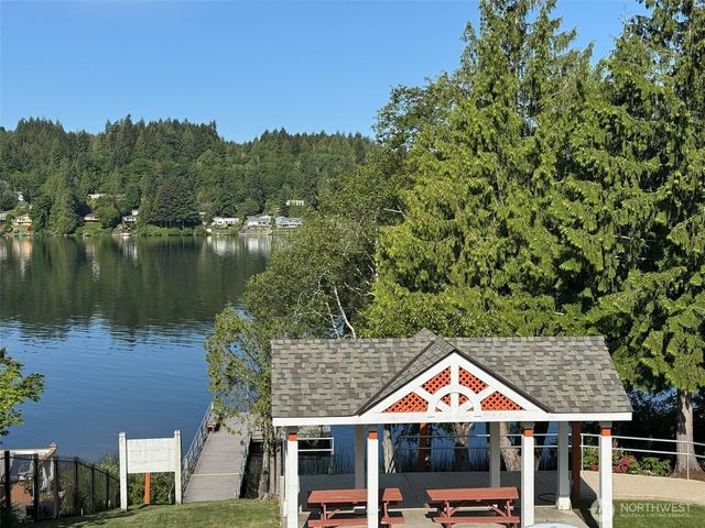 6061 Osprey Circle, Bremerton, WA 98312