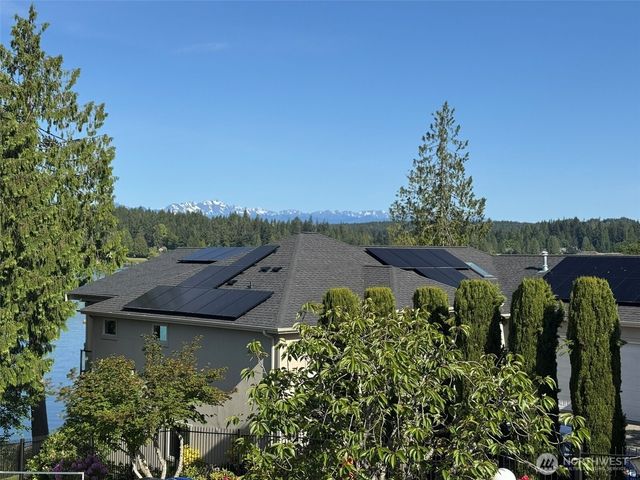 6061 Osprey Circle, Bremerton, WA 98312