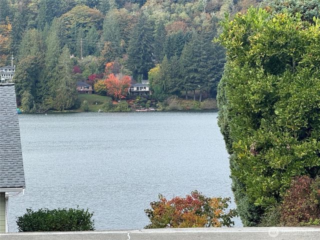 6061 Osprey Circle, Bremerton, WA 98312