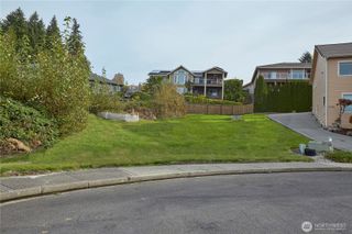 6061 Osprey Circle, Bremerton, WA 98312