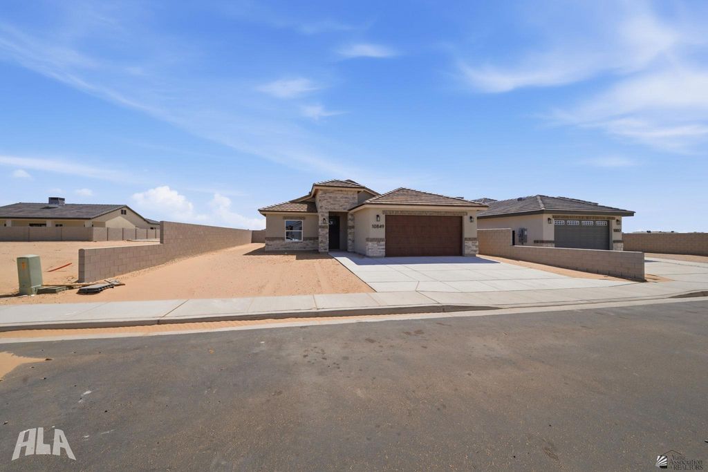 10849 E 45 St, Yuma, AZ 85367