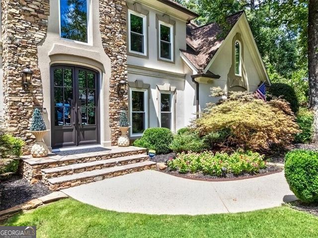2640 Coachmans Circle, Roswell, GA 30022
