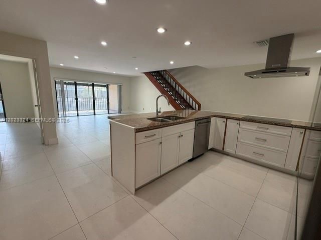 8304 Dundee Ter, Miami Lakes, FL 33016