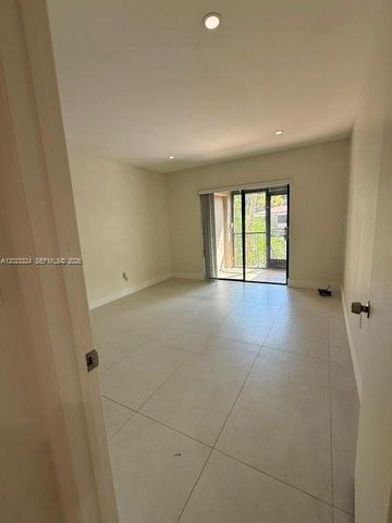 8304 Dundee Ter, Miami Lakes, FL 33016