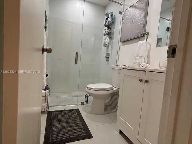 8304 Dundee Ter, Miami Lakes, FL 33016