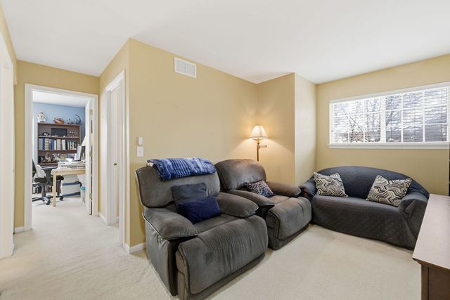 429 N Carlisle Court, Round Lake, IL 60073