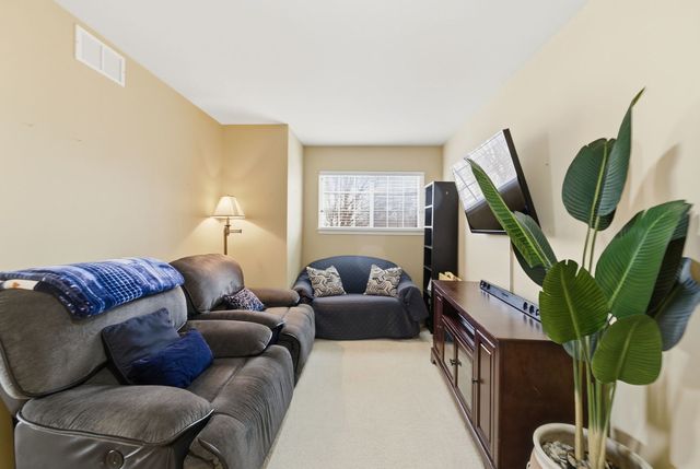 429 N Carlisle Court, Round Lake, IL 60073