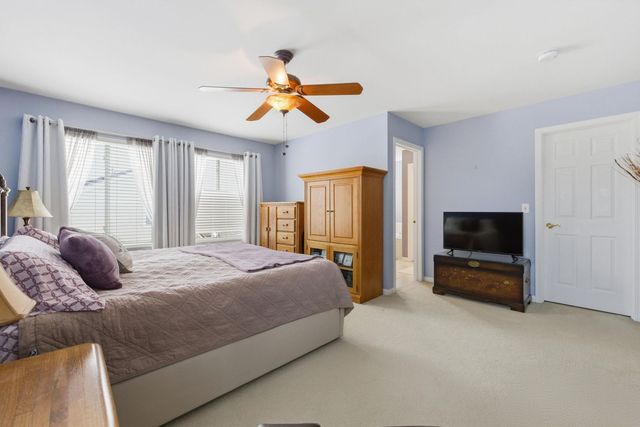 429 N Carlisle Court, Round Lake, IL 60073