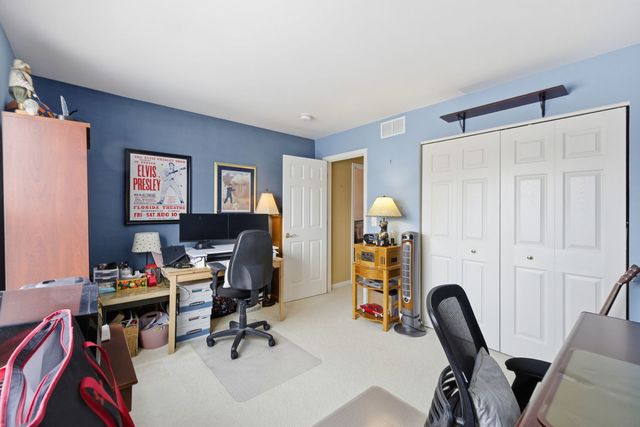 429 N Carlisle Court, Round Lake, IL 60073