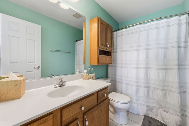 429 N Carlisle Court, Round Lake, IL 60073