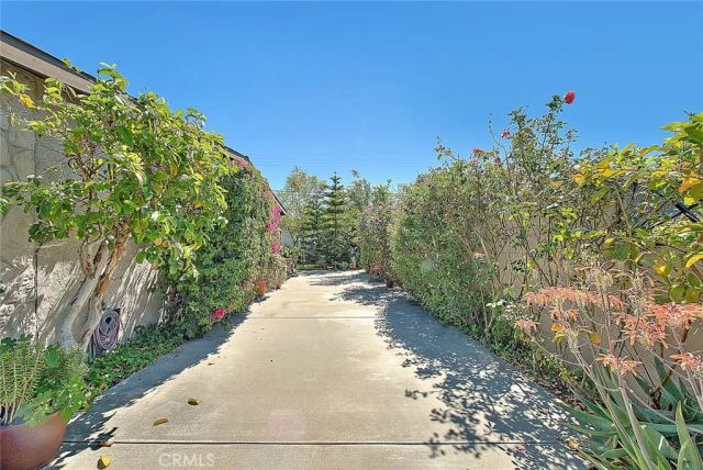 17860 E Laxford, Azusa, CA 91702