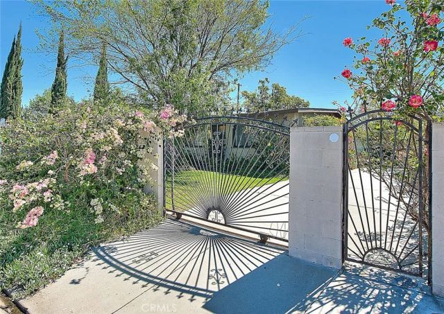 17860 E Laxford, Azusa, CA 91702