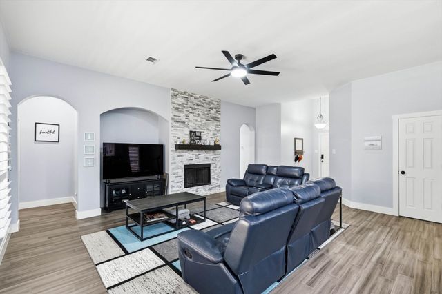 1711 Copper Leaf Drive, Corinth, TX 76210