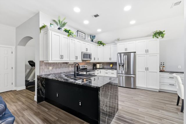 1711 Copper Leaf Drive, Corinth, TX 76210