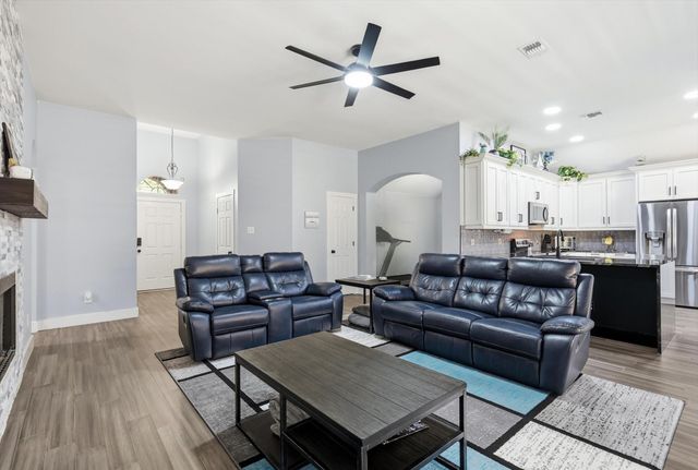 1711 Copper Leaf Drive, Corinth, TX 76210