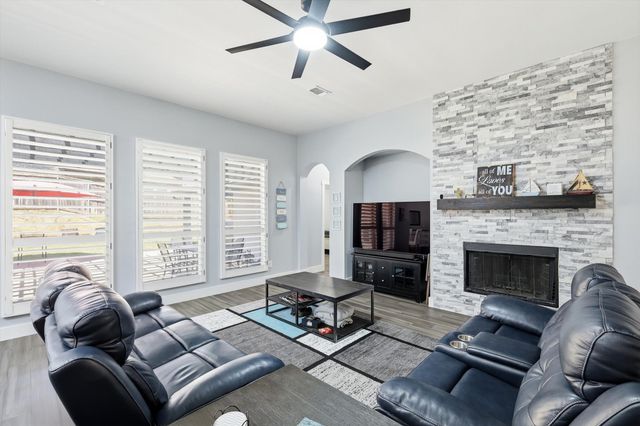 1711 Copper Leaf Drive, Corinth, TX 76210