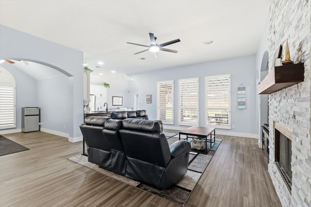 1711 Copper Leaf Drive, Corinth, TX 76210