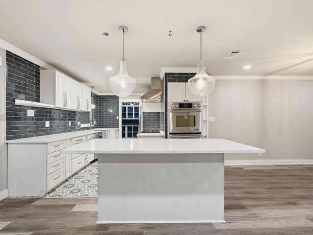 1402 Addington Street, Irving, TX 75062