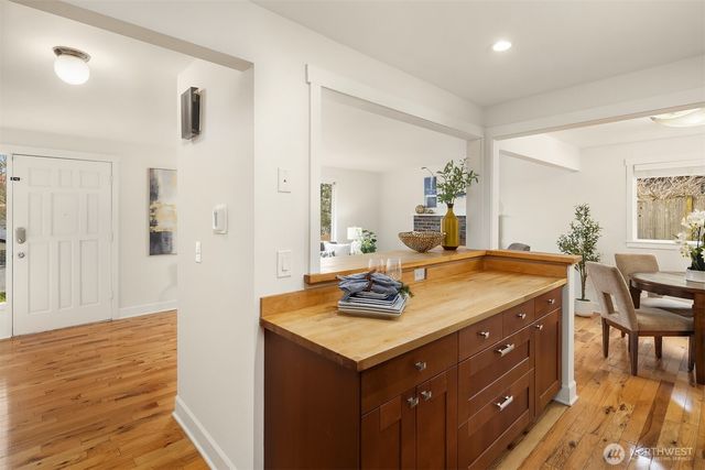 14011 98th Avenue NE, Kirkland, WA 98034