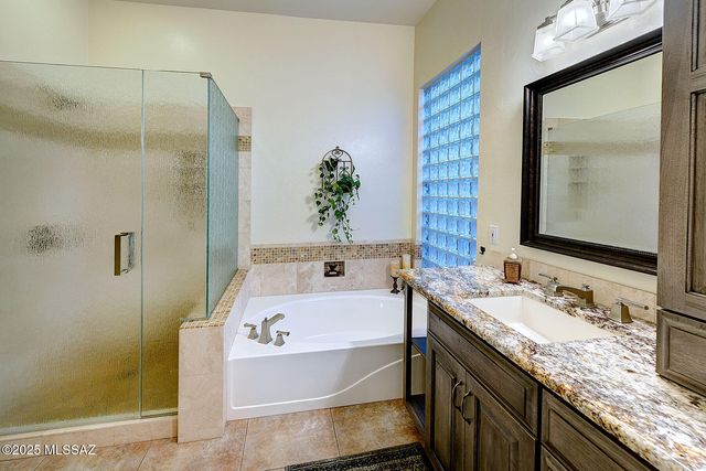 112 W Mountain Sage Drive, Oro Valley, AZ 85755