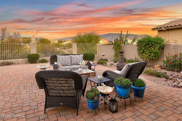 112 W Mountain Sage Drive, Oro Valley, AZ 85755