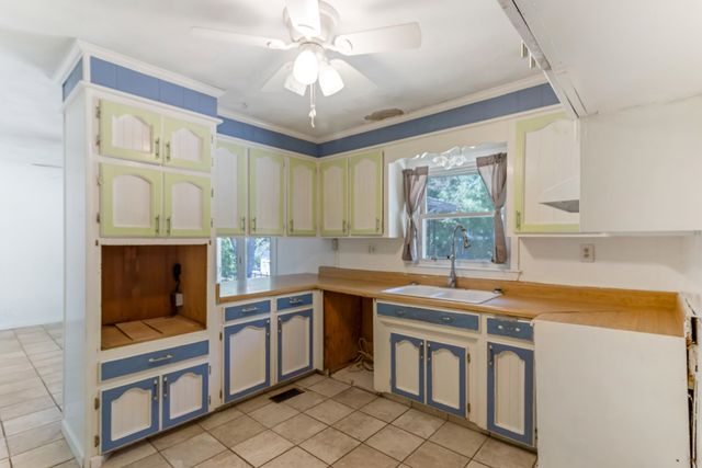 229 Sandifer Road, Spartanburg, SC 29303