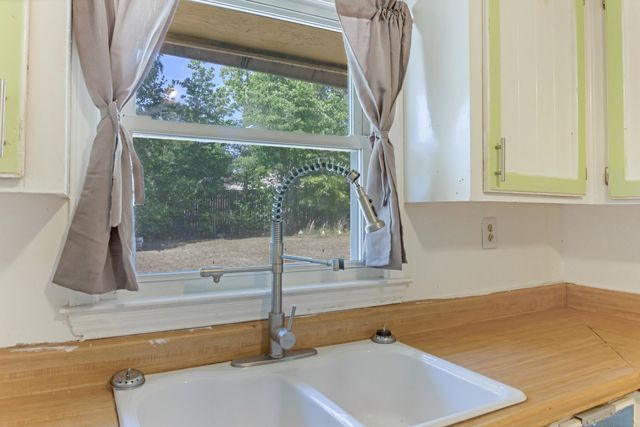 229 Sandifer Road, Spartanburg, SC 29303