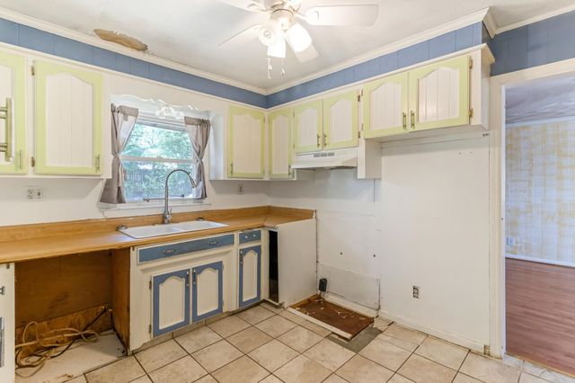 229 Sandifer Road, Spartanburg, SC 29303