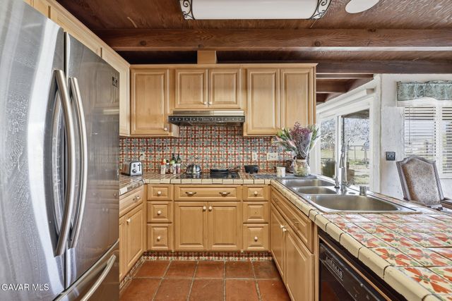 40555 20th Street, Palmdale, CA 93551