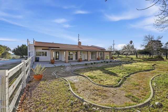 40555 20th Street, Palmdale, CA 93551