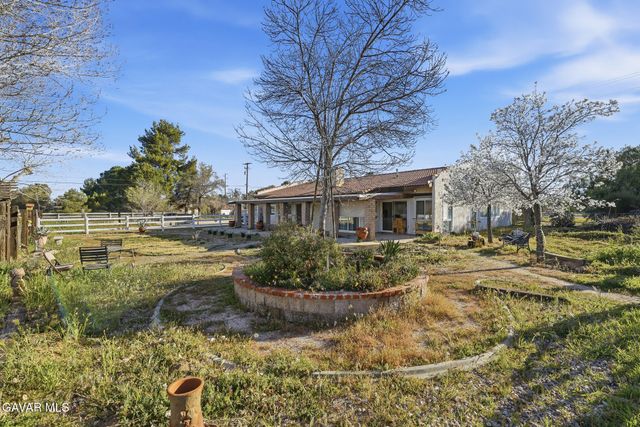 40555 20th Street, Palmdale, CA 93551