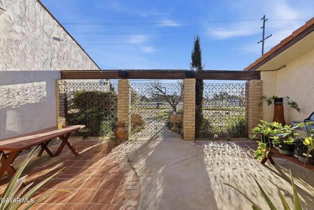 40555 20th Street, Palmdale, CA 93551