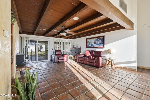 40555 20th Street, Palmdale, CA 93551