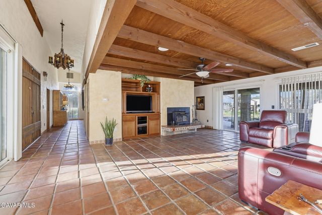 40555 20th Street, Palmdale, CA 93551