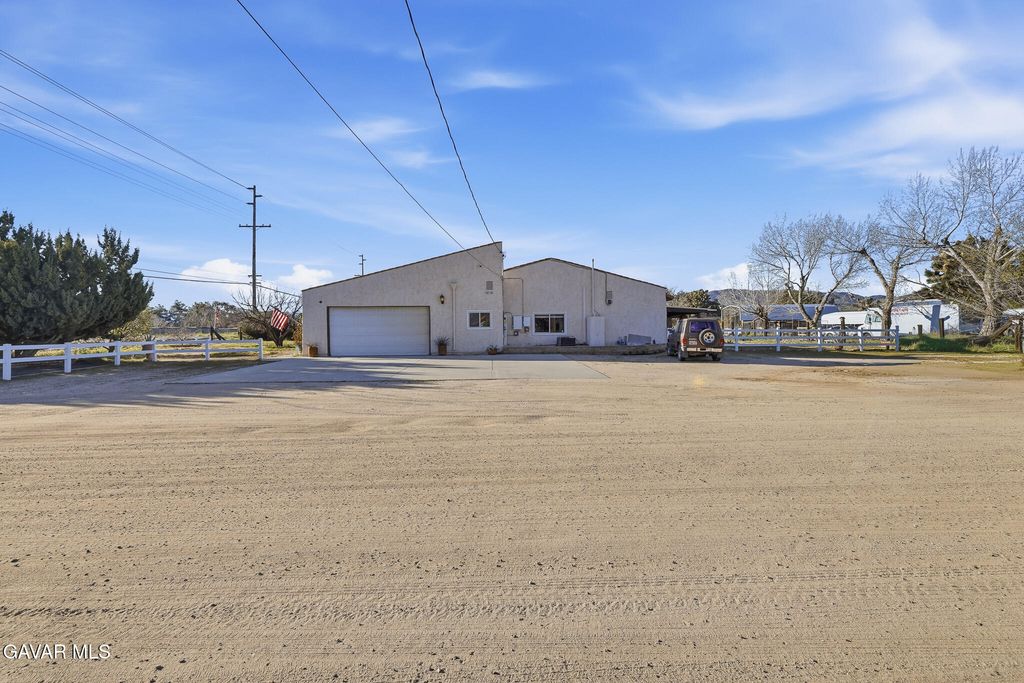 40555 20th Street, Palmdale, CA 93551