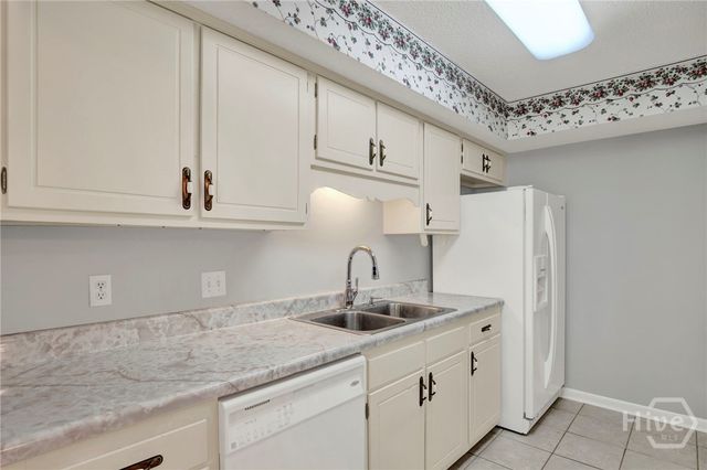 455 Mall Boulevard 6, Savannah, GA 31406
