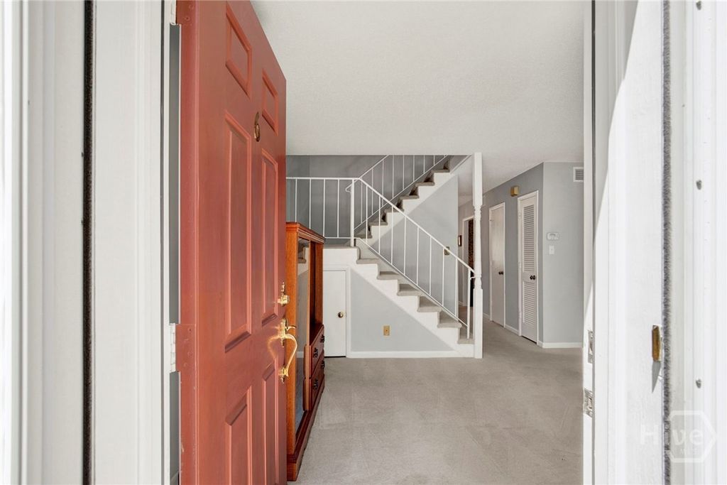 Image 2 of property listing at 455 Mall Boulevard 6, Savannah, GA 31406