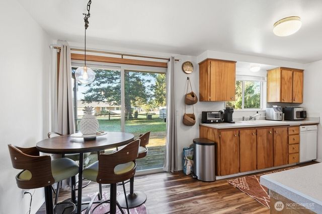 1107 S Spruce Street, Burlington, WA 98233