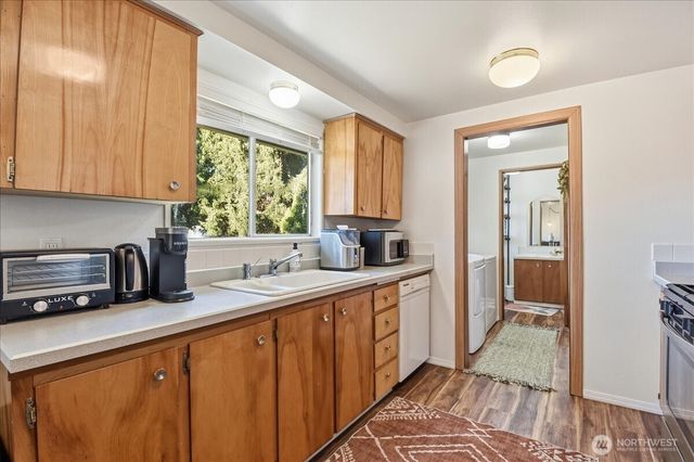 1107 S Spruce Street, Burlington, WA 98233