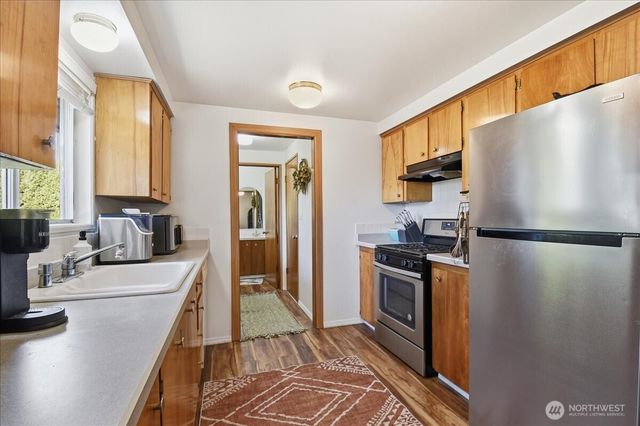 1107 S Spruce Street, Burlington, WA 98233