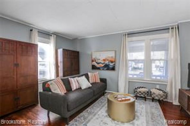 437 W Bennett Avenue, Ferndale, MI 48220