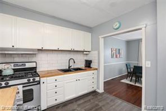 437 W Bennett Avenue, Ferndale, MI 48220