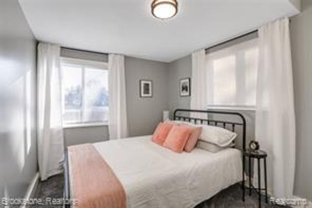 437 W Bennett Avenue, Ferndale, MI 48220