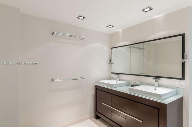 2951 S Bayshore Dr 1008, Miami, FL 33133