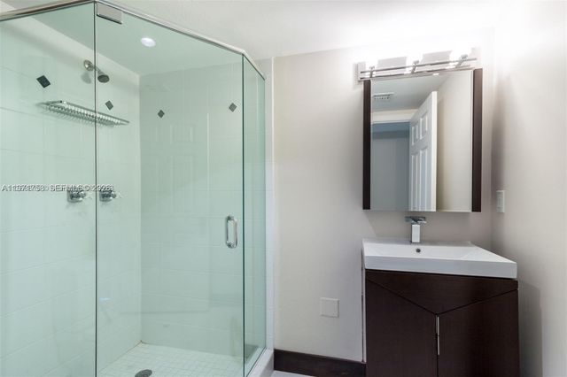 2951 S Bayshore Dr 1008, Miami, FL 33133