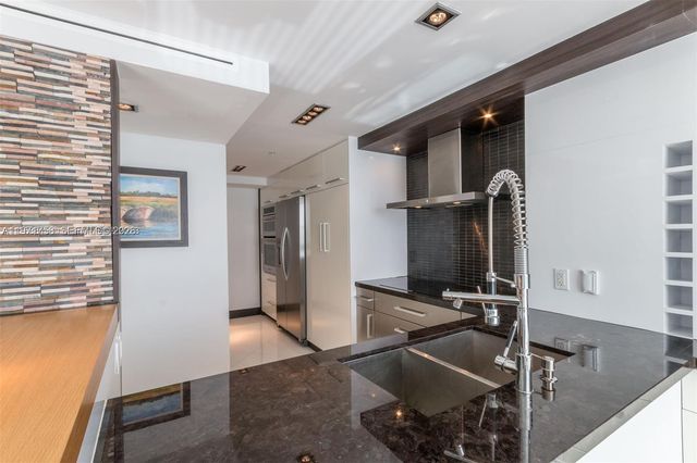 2951 S Bayshore Dr 1008, Miami, FL 33133